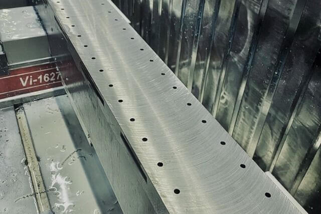 位置精度を安定させる固定方法と工程設計