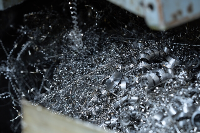 長尺加工を旋盤で行う種類｜精度を安定させる加工方法と管理ポイント