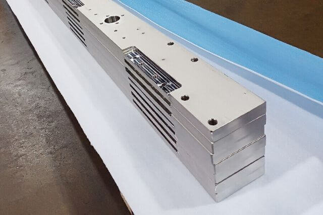 ステンレス長尺加工で歪みを抑えるための技術対策